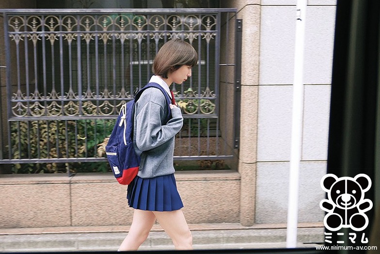 「自分との戦い」声を掛けるか迷う。ドストライクな制服女子。新人 まなかかな